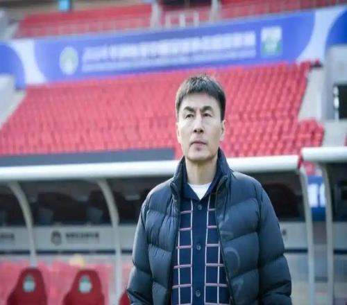 李瑋鋒：深圳健力寶奪冠時就欠薪領(lǐng)導(dǎo)喊我球霸梅西被推薦給權(quán)健