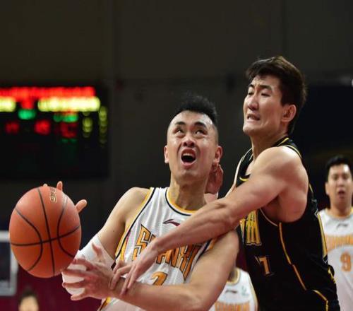 CBA表現(xiàn)最差的5名頂薪球員！3大頂級(jí)射手?jǐn)嘌孪禄?，范子銘成毒? />
</a>
<div   id=