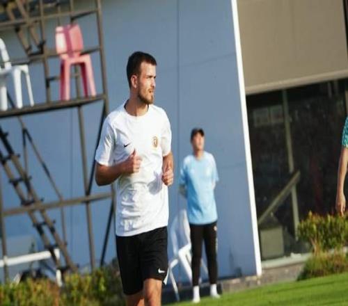 5外援身價(jià)破千萬(wàn)，遼寧鐵人張家鳴留洋租借離隊(duì)李金羽首戰(zhàn)大考