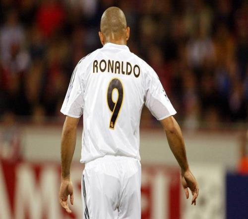 多少有點(diǎn)可惜！從未拿過(guò)歐冠的最佳陣容榜單！大羅伊布均上榜