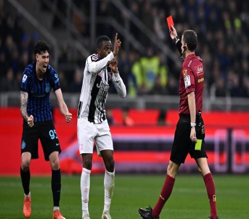 緊跟時(shí)事隊(duì)報(bào)：巴斯托尼的表演堪稱(chēng)冬奧會(huì)空中技巧金牌得主