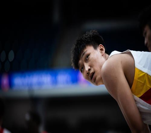 體育生學(xué)霸！中國(guó)留洋中鋒GPA滿分是西雅圖主力被譽(yù)為阿聯(lián)接班人