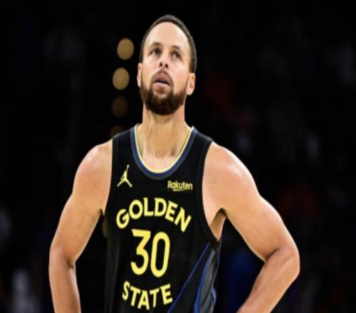 Shams：庫里MRI顯示右膝沒有結構性問題，但他仍感到持續(xù)腫脹和疼痛