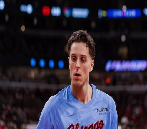 官方：公牛中鋒扎克科林斯接受右腳手術(shù)，賽季報(bào)銷(xiāo)