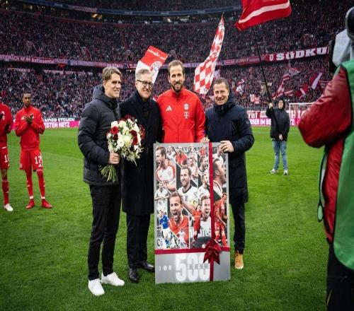 榮耀時刻，凱恩賽前獲贈職業(yè)生涯500球里程碑紀(jì)念禮物