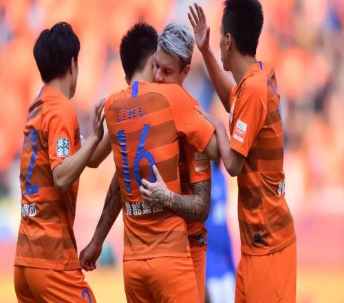 意外！他是唯一連續(xù)兩個(gè)賽季自費(fèi)加練的魯能前鋒，未來將挑大梁