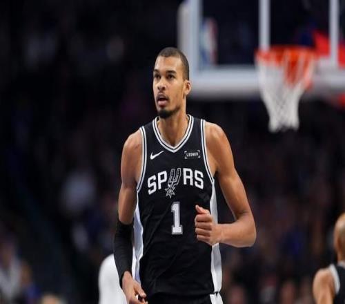 活塞vs馬刺前瞻：文班大戰(zhàn)康寧漢姆，強(qiáng)強(qiáng)對(duì)話誰(shuí)能帶隊(duì)延續(xù)連勝