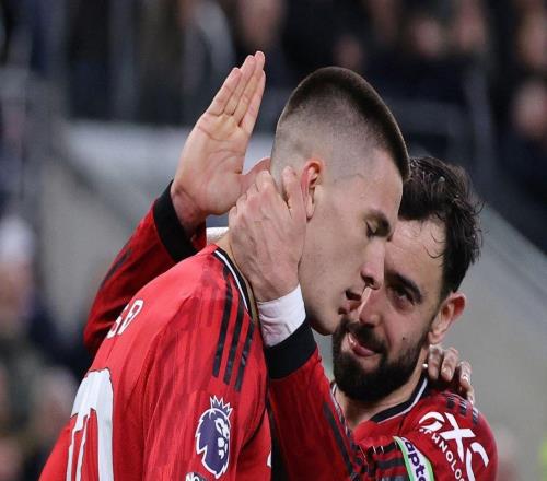 曼晚：切爾西、維拉丟分，爭四對手3月還要踢歐戰(zhàn)利好曼聯(lián)