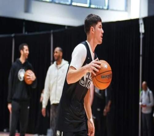 火箭隊(duì)迎戰(zhàn)克星，阿門缺陣防守下滑，12+3射手上位，啟用第三后衛(wèi)