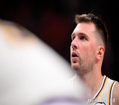 臥槽！東契奇拒絕投絕殺球，湖人很無奈