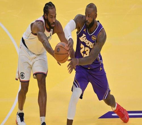 湖人內(nèi)部人士對(duì)萊昂納德加盟持謹(jǐn)慎態(tài)度，而快船未來(lái)充滿(mǎn)不確定性