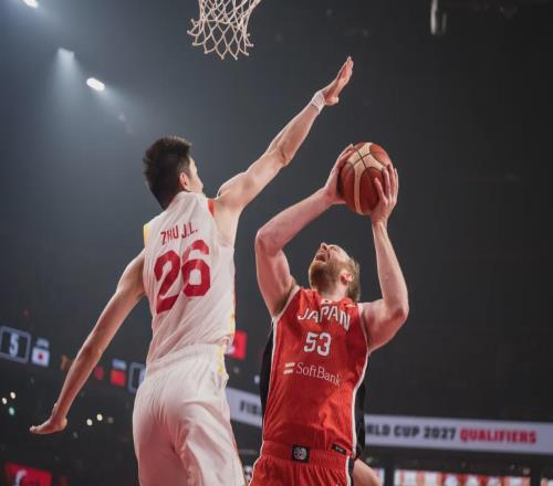 15分大逆轉(zhuǎn)！中國(guó)男籃大勝日本！裁判吹罰引發(fā)爭(zhēng)議