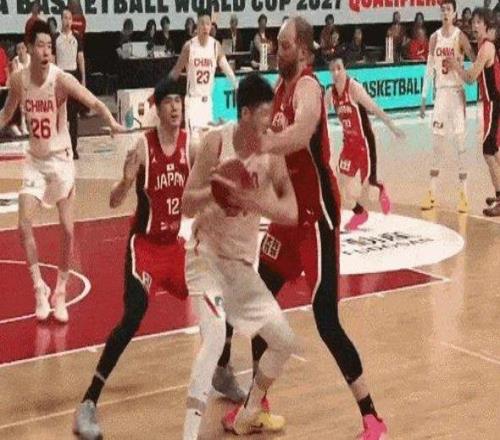 狂吹中國技犯違體日本主場哨離譜！楊毅：無法無天