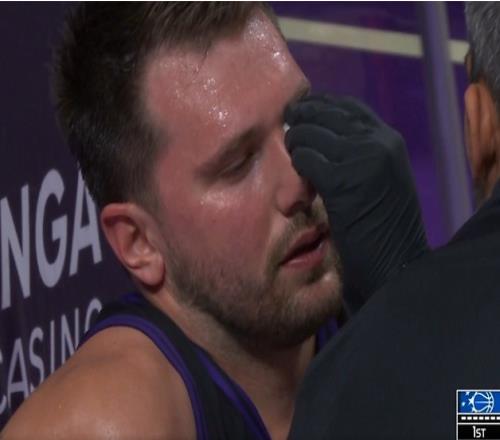 湖人輸在哪：東契奇眼睛受傷最后兩攻甩鍋詹姆斯丟壓哨絕殺三分