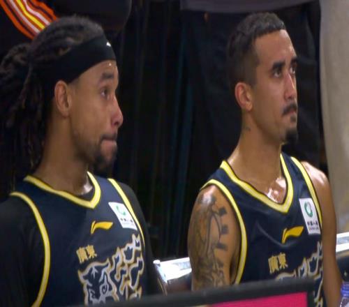 賽季報(bào)銷(xiāo)！廣東最強(qiáng)鋒線不打了，這可是杜鋒的爭(zhēng)冠底牌！