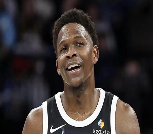 官方：愛德華茲與貝恩因?qū)⑶蛴昧θ酉蛴^眾席，各罰款2.5萬美元