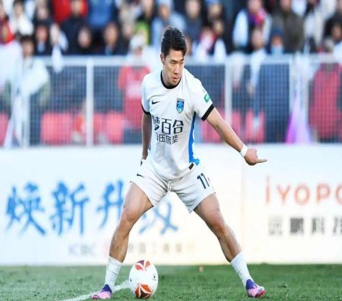 南通支云鋒霸社媒官宣離開俱樂部，曾是上港絕對主力，將重返中超