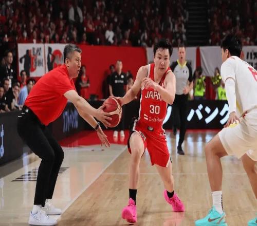 真防守型主教練，郭士強(qiáng)本場比賽“搶斷”富永啟生引發(fā)日媒熱議