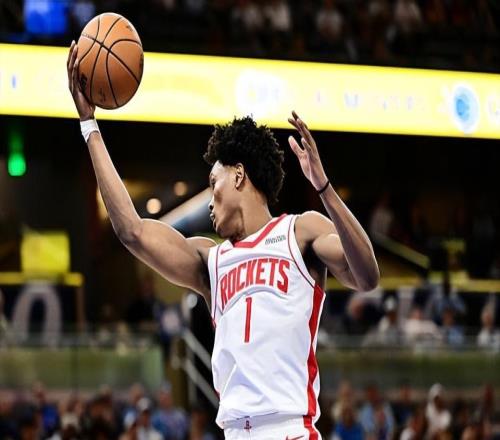 先發(fā)控衛(wèi)關鍵時刻被摁在了板凳上，結果火箭卻完成了大翻盤