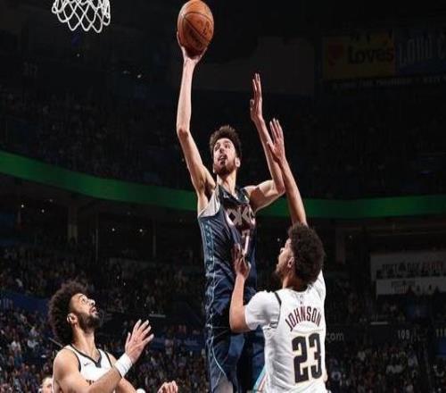 21個籃板創(chuàng)生涯新高！霍姆格倫：這是一場了不起的勝利