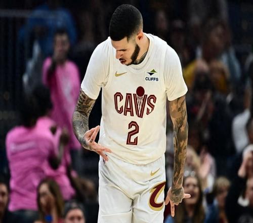 無(wú)奈！3年只打了35場(chǎng)+4年4次手術(shù)，28歲NBA榜眼已被傷病徹底擊垮