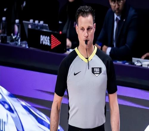 真相曝光！國際籃聯(lián)根本不是認錯，吹中國黑哨的裁判，恐全身而退