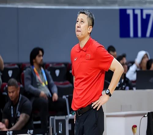 差點讓FIBA得逞了！半場落后主動翻歷史，末節(jié)逆轉(zhuǎn)終于送上稱贊！