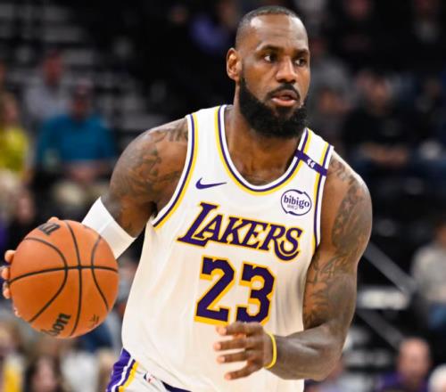 東詹48+13+17湖人終結(jié)3連敗：詹姆斯連創(chuàng)歷史東契奇生日夜爆發(fā)