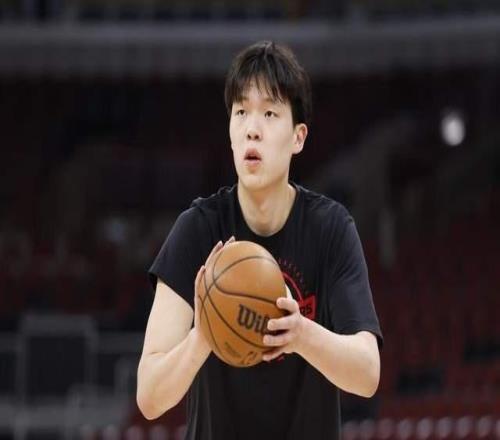 中國(guó)男籃2連勝第二天，張鎮(zhèn)麟3人或告別，王俊杰楊瀚森林葳將歸隊(duì)