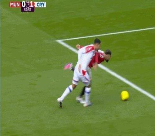 【英超】2比1逆轉(zhuǎn)十人水晶宮曼聯(lián)升至積分榜第三！