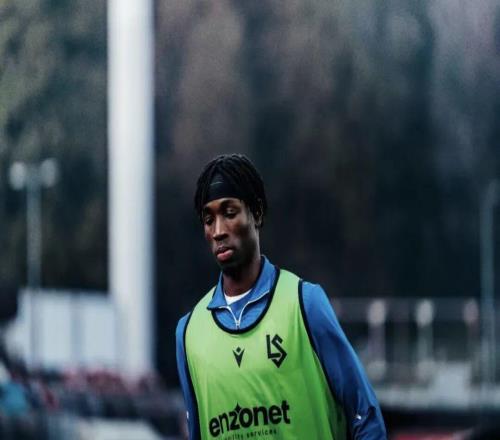 名過其實曼聯(lián)力捧新埃辛出租后卻連遭恥辱，拉爵的球隊都嫌棄他