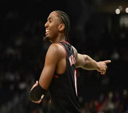 馬刺屠76人攬四獎(jiǎng)，文班24分鐘+41防守破局雪舊恥，前路可可期