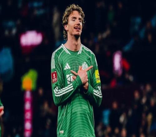 卡里克談英超的定位球：我覺得這太過分了天空體育：沃爾特馬德因感染病毒身體不適，出戰(zhàn)曼聯(lián)存疑