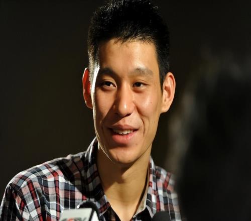 700萬(wàn)+明星待遇，他選擇拒絕！只拿3萬(wàn)也要追夢(mèng)，值得男籃學(xué)習(xí)！