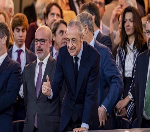 TA：消息人士稱老佛爺一直把自己當(dāng)總監(jiān)，從未真正重視主教練