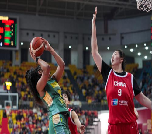 13分鐘砍11+3！亮眼數(shù)據(jù)難掩雞肋屬性，2米26巨人真生錯(cuò)了時(shí)代