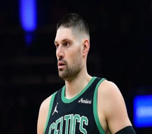 突發(fā)！武切維奇僅107秒右手無名指骨折綠軍全明星中鋒傷退