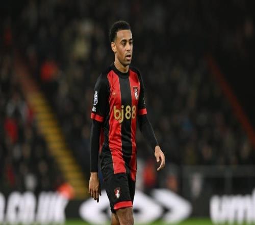 曼聯(lián)中場新組思路來：梅努B費(fèi)續(xù)約觀望未來，櫻桃攔截人進(jìn)入視野