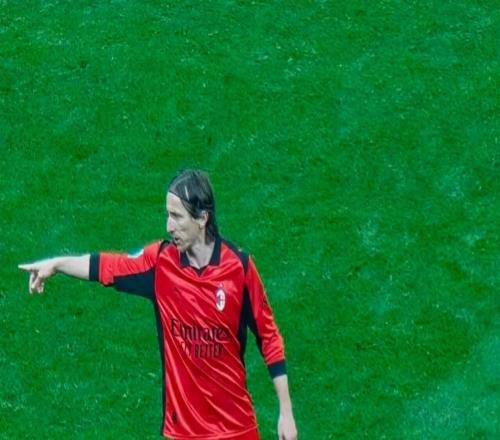 那個(gè)我在圣西羅媒體看臺(tái)遇到、來(lái)自伊拉克的足球博主米蘭印記