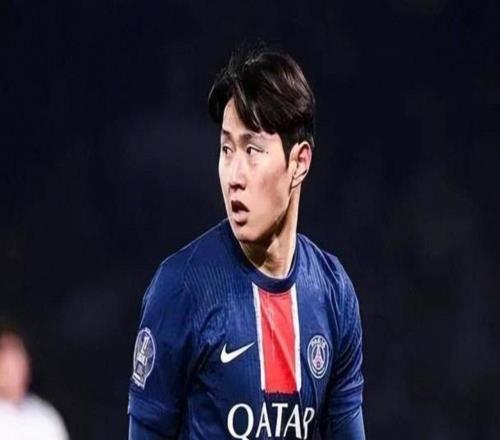 孫興慜后“新一哥”之爭：李剛?cè)识分静蛔悖?4歲暴力射手后來居上