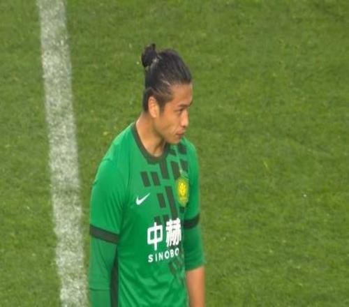 贏球抹平負分，京魯?shù)卤然樵嚱鹗韲[緊盯張玉寧泰山中場占優(yōu)