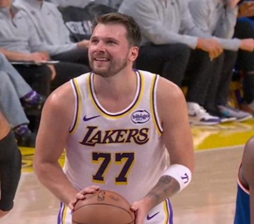 僅用500場(chǎng)，東契奇創(chuàng)造21世紀(jì)絕無(wú)僅有紀(jì)錄，比詹杜科庫(kù)還要快