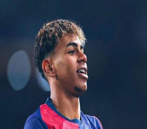 18歲237天！亞馬爾加冕最年輕50球先生，梅西C羅同期被他甩在身后