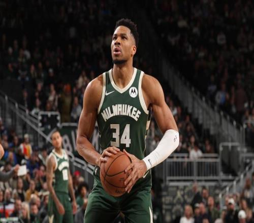 字母哥27+9+8復(fù)出首勝！雄鹿滅爵士結(jié)束4連敗喬治22分