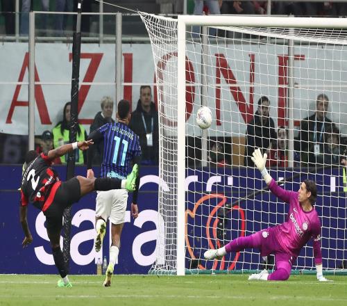 德比首開(kāi)記錄，埃斯圖皮尼安攻入米蘭生涯首球