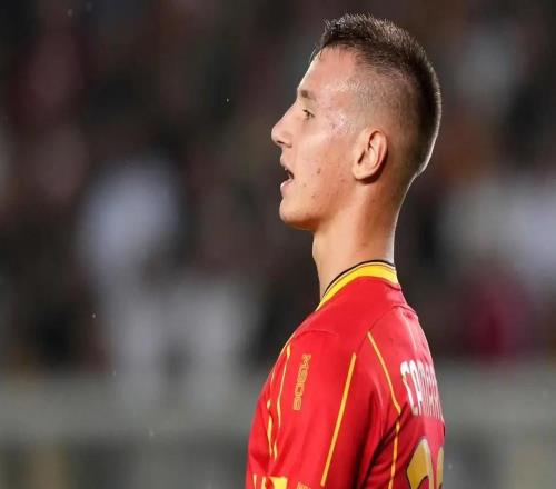 斯基拉：帕爾馬想在今夏引進卡馬爾達，近期已約見球員經紀人