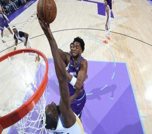 森薩鮑21分欣森射落關(guān)鍵三分爵士主場(chǎng)險(xiǎn)勝勇士