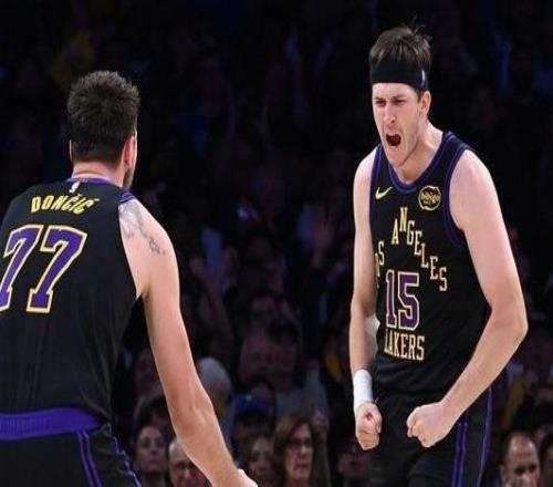 合砍62分！東契奇：里夫斯讓一切都變得簡(jiǎn)單我們是絕佳搭檔