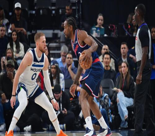 隊(duì)史最高TS送森林狼連敗，萊昂納德打服華子，隊(duì)友打架他表情亮了