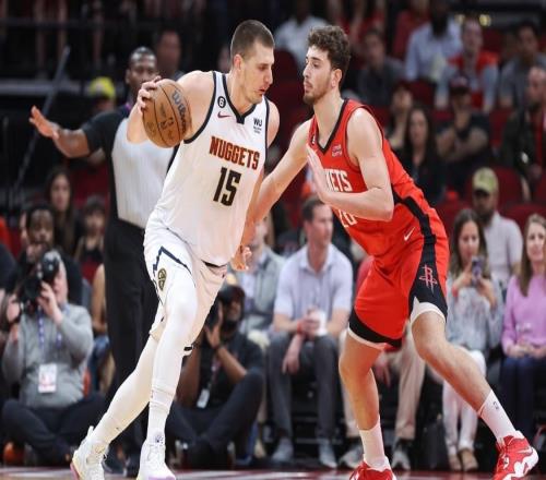 火箭36分慘敗掘金！約基奇16+12+13三雙，杜蘭特僅11分，申京低迷